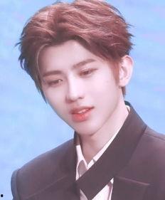 蔡徐坤爆料直播间视频,独家爆料幕后故事  第2张