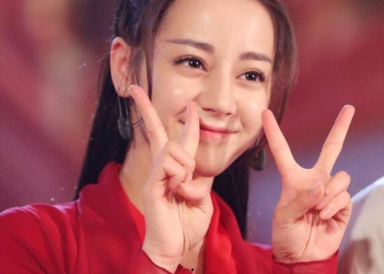 周渝民迪丽热巴娱乐爆料,甜蜜互动引粉丝热议 第2张 周渝民迪丽热巴娱乐爆料,甜蜜互动引粉丝热议 第2张