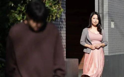 熟人妻在线在线观看,一场网络直播的伦理争议  第1张